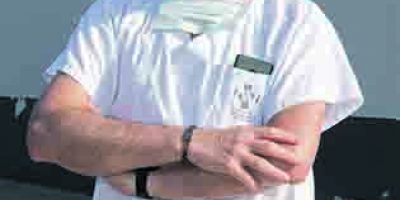 Entrevista a Enrique Ballester Llopis, médico de urgencias H. La Ribera. «Ninguneo a los médicos en primera línea. Especialidad de urgencias y emergencias».